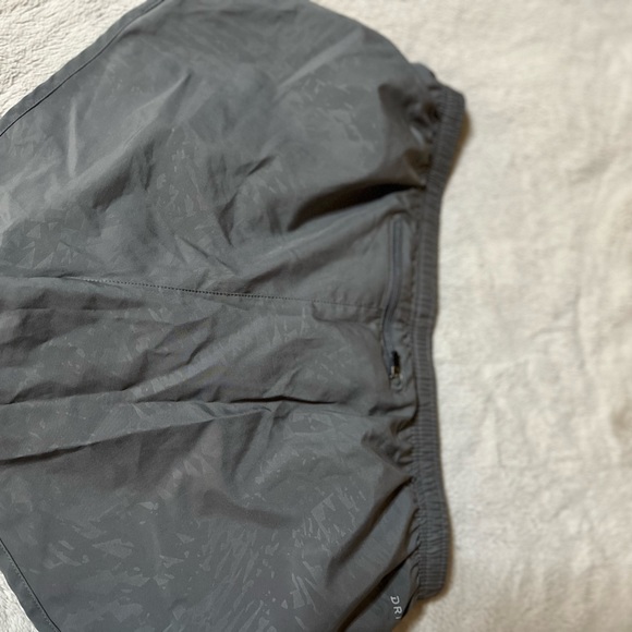 grey nike running shorts - Picture 2 of 4